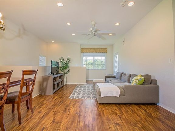 5th image of 1560 SE Hampshire Way APT 201
