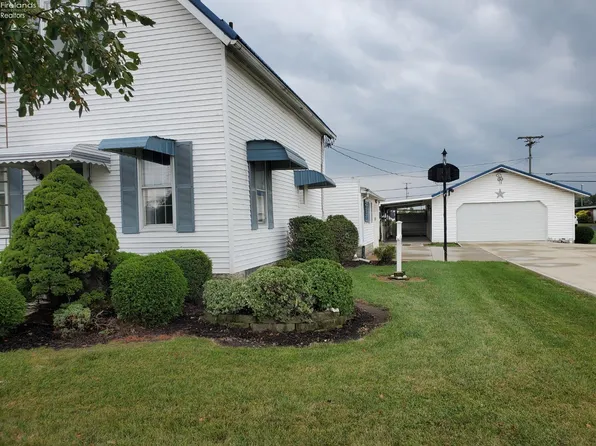 628 W 4th St, Fostoria, OH 44830