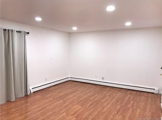 1123 Waterbury Rd APT 2A, Cheshire, CT 06410