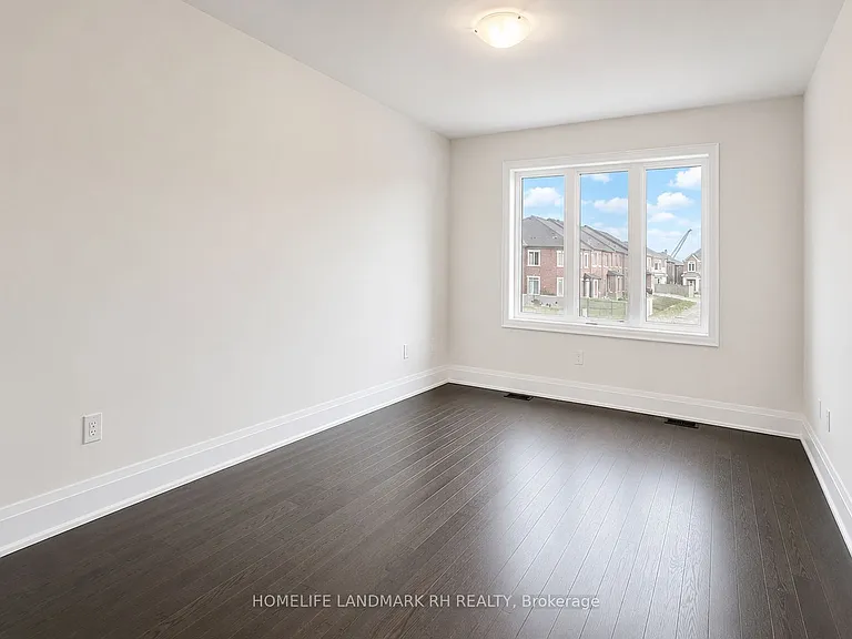 37 Schmeltzer Cres — Photo 8