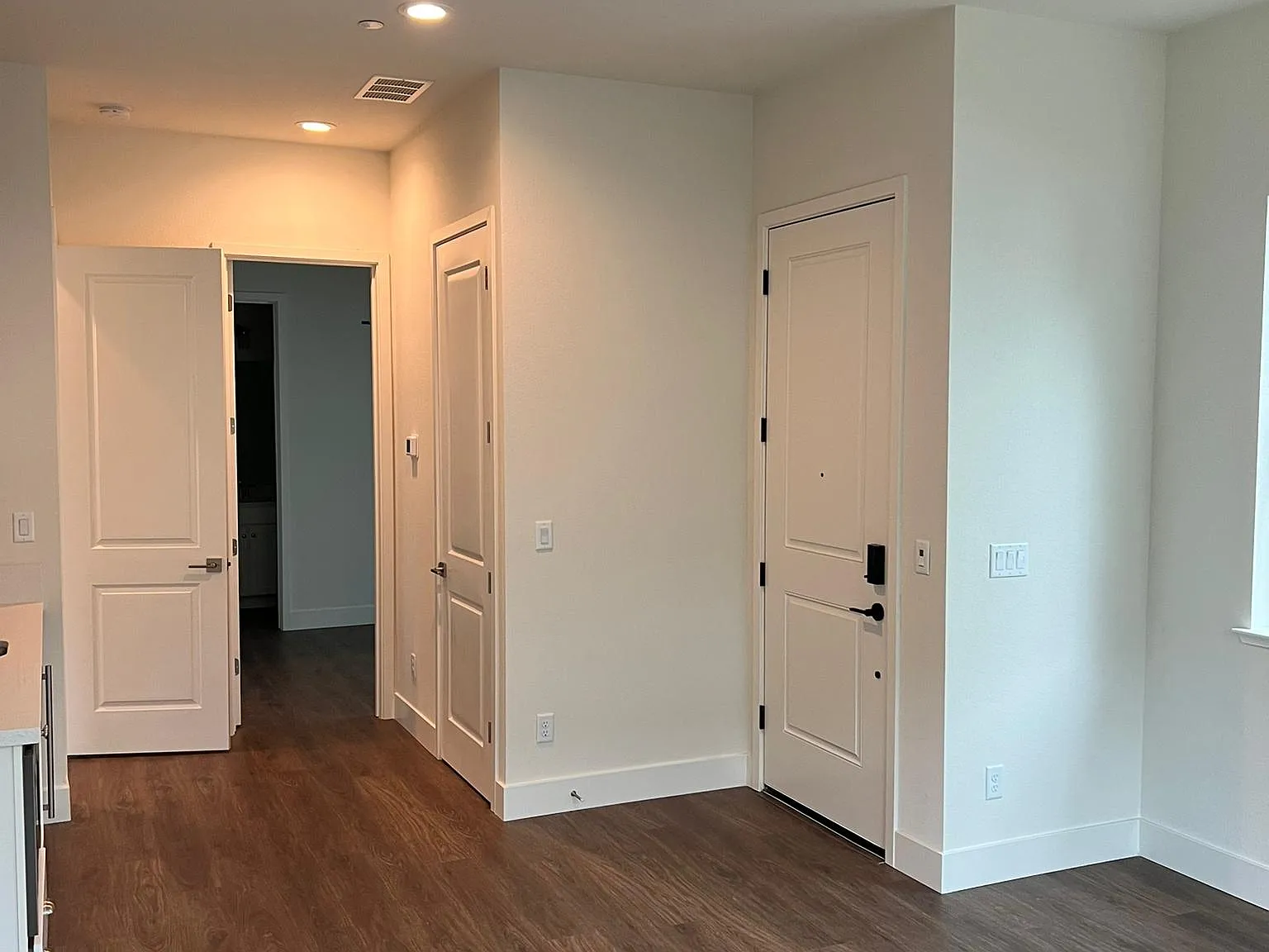 1 bed, 543 sqft, $1,350 — Photo 3