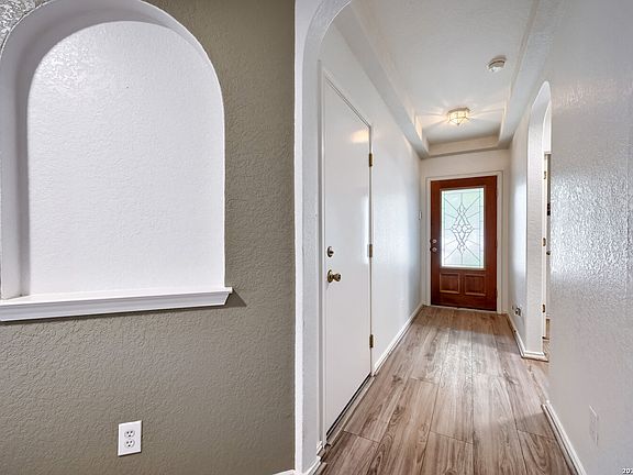 4th image of 2240 Stoneleigh