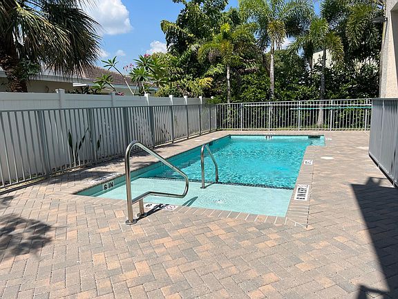 3rd image of 1550 NE 34th Ct APT 3D