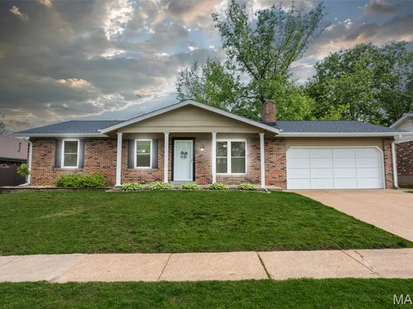 2736 Bee Tree Ln, Saint Louis, MO 63129
