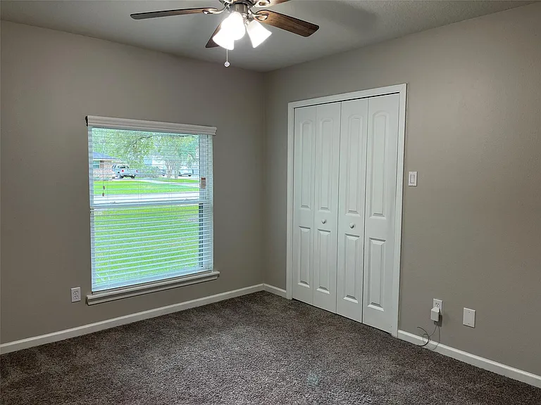 304 S Shadowbend Ave — Photo 33