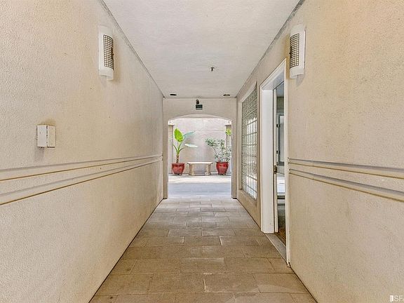 2nd image of 2016 Pacific Ave APT 401