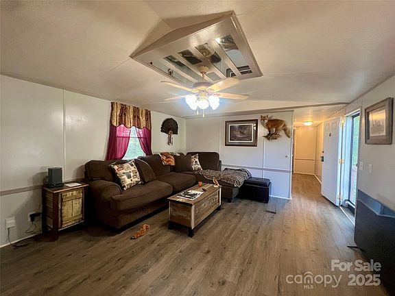 3rd image of 133 Coolwood Dr