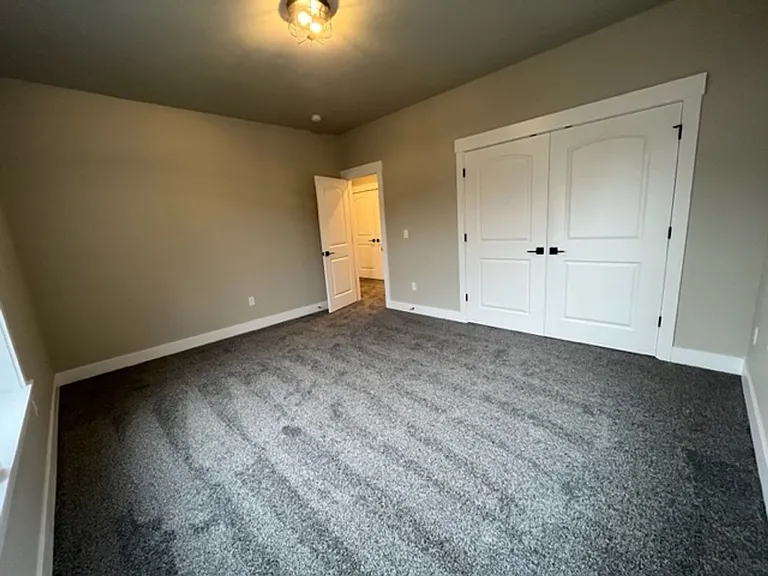 310 S River St — Photo 13