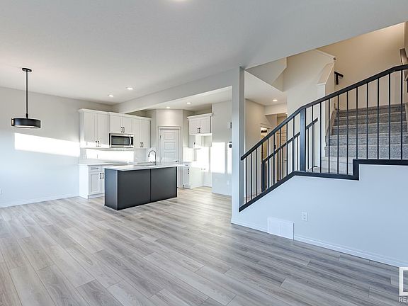 2nd image of 61 Silverstone Dr