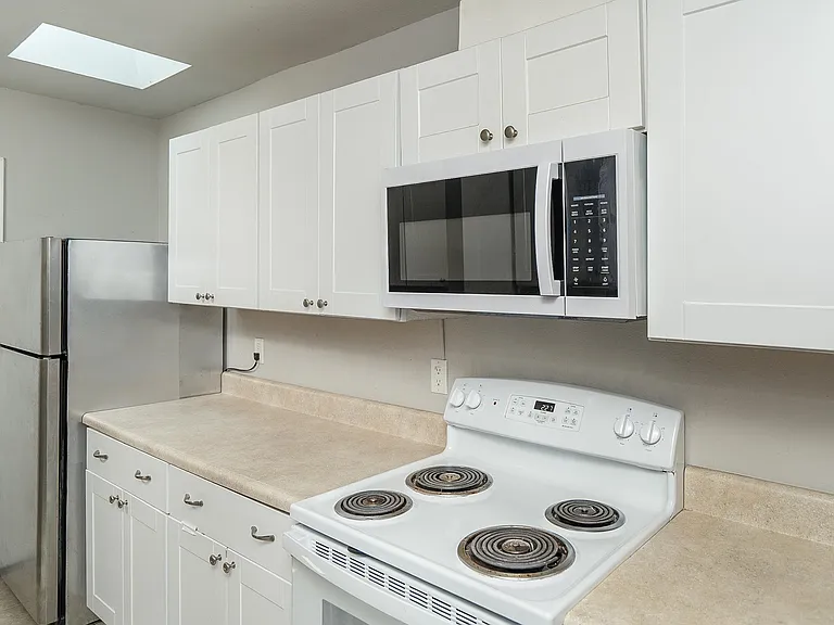 1040 Dorado Dr — Photo 12