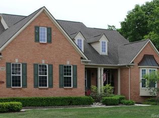 3465 Mill Creek Dr, Lake Orion, MI 48360