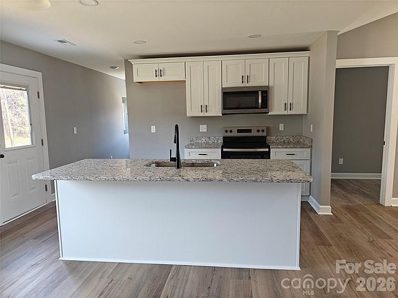 4th image of 450 E Ridge Rd