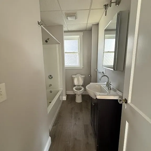 476 Locust St — Photo 7