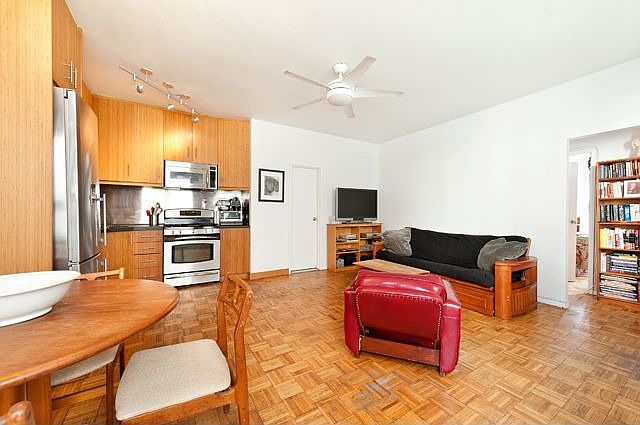 1st image of 613 E 6th St APT 3-A