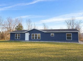 3720 W Lakeshore Dr, Port Clinton, OH 43452