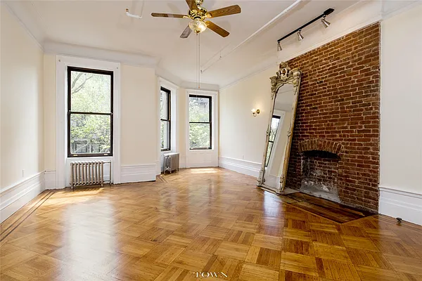 Rented by Town Residential | media 23