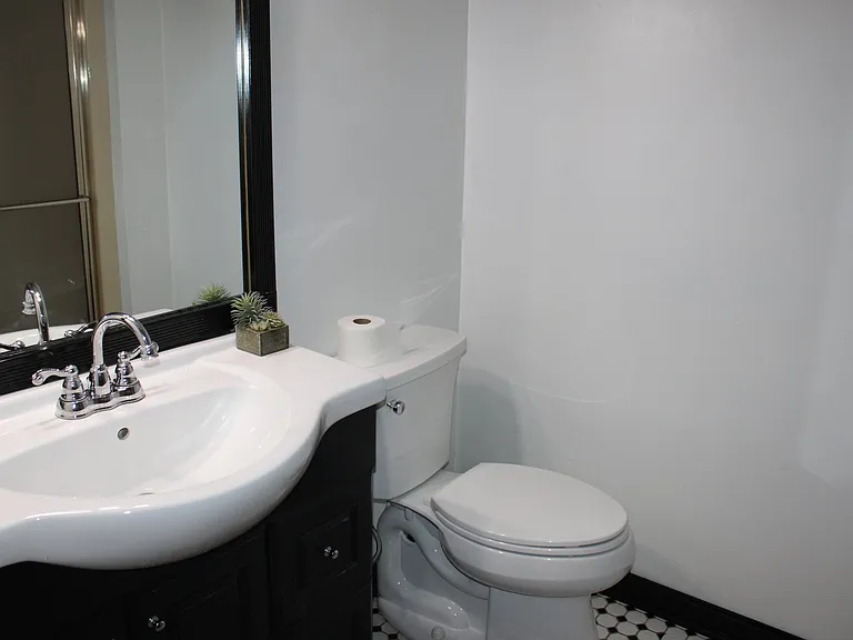 2115 Pineshore Ct — Photo 16