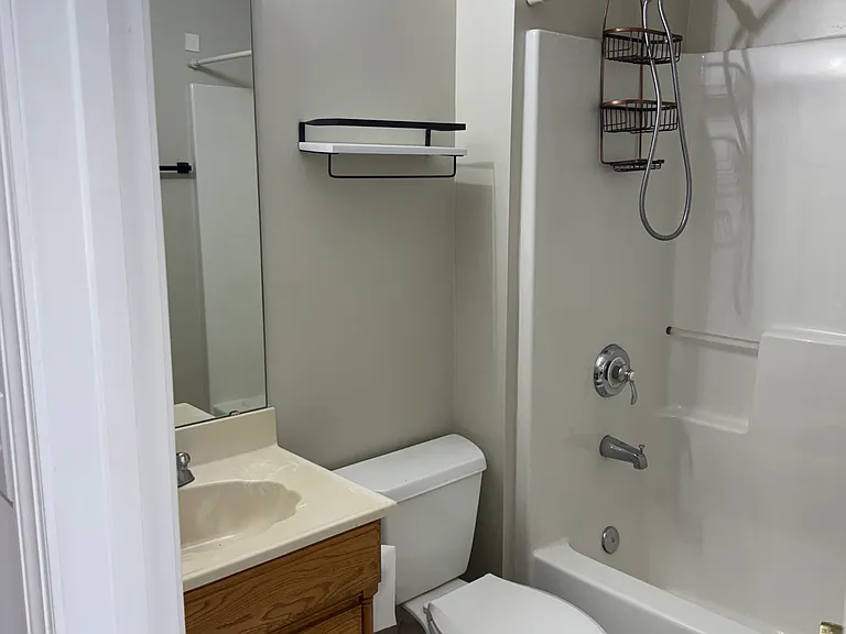5065 Cramer Woods Dr — Photo 26