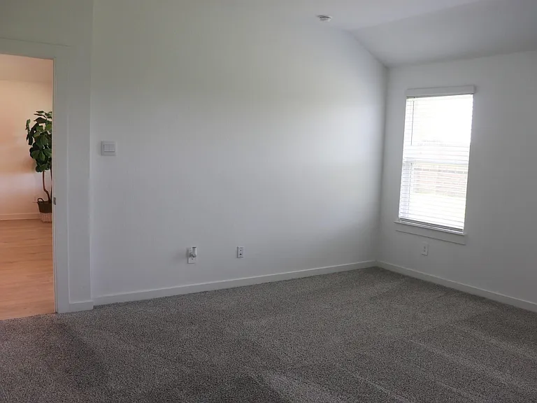 31739 Margaret Woods Ln — Photo 31