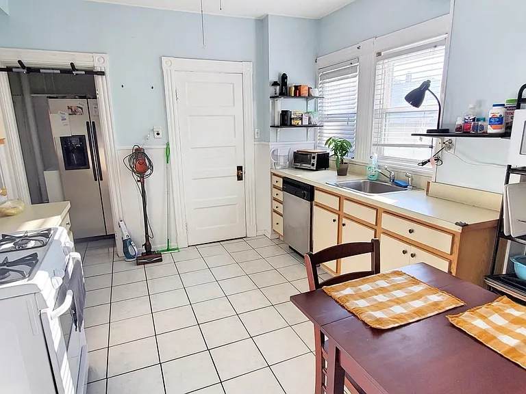 35 Fairview Ter #1 — Photo 1