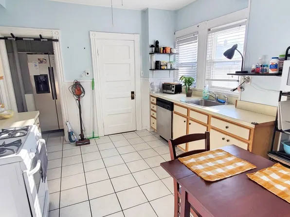 35 Fairview Ter Floor 1, Malden, MA 02148