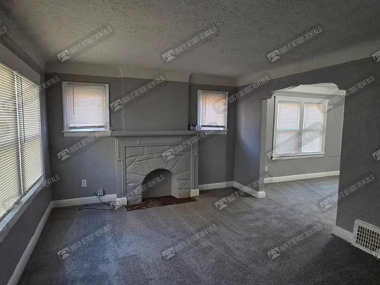 14602 Winthrop St #2 — Photo 4