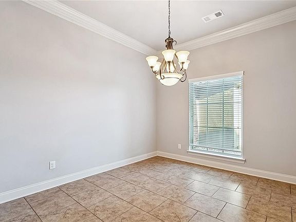 5th image of 716 Mirabella Ln