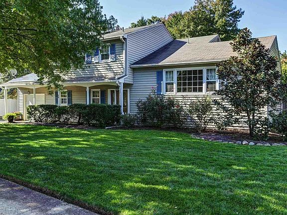 3rd image of 20 Bayberry Ln