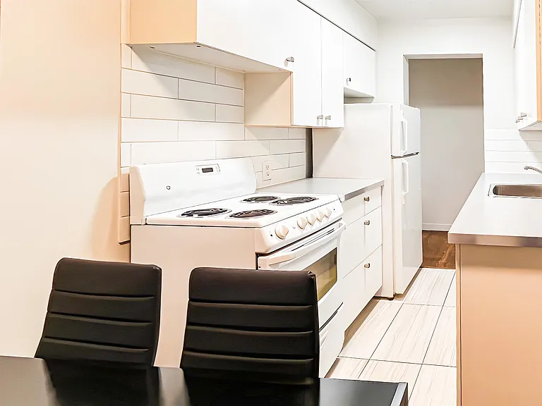 1925 Nelson St #2 — Photo 7