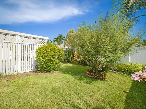 6118 Lauderdale Street, Jupiter, FL 33458