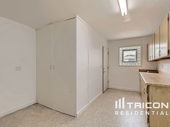 4th image of 15028 Holiday Ct