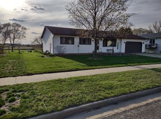 2015 Amanda Dr, Reedsburg, WI 53959