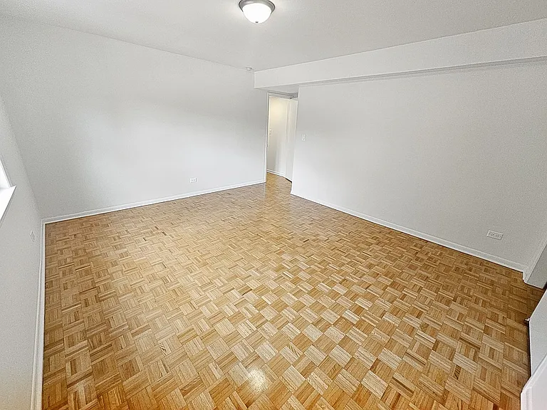 1100 Church — Photo 34