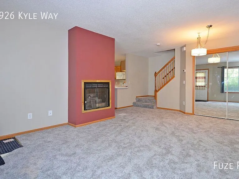 1926 Kyle Way — Photo 3