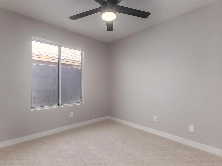 8635 W Paradise Ln — Photo 19