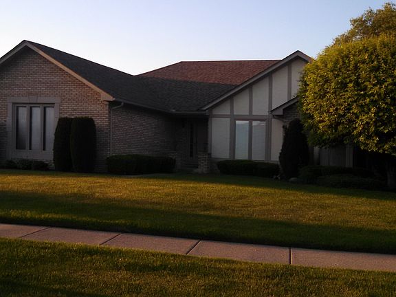 2nd image of 43015 Hillcrest Dr