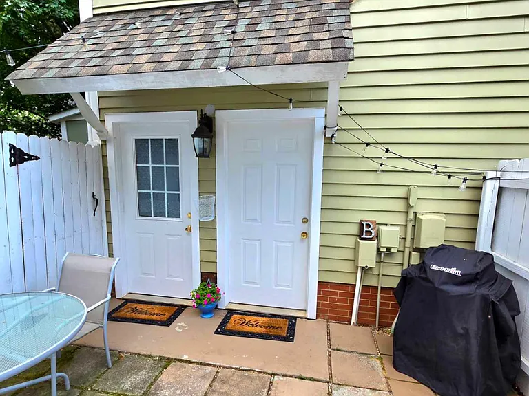 547 Watson St — Photo 13
