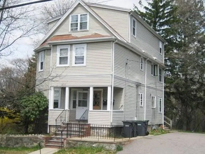 2 bed, 900 sqft, $2,500 — Photo 1