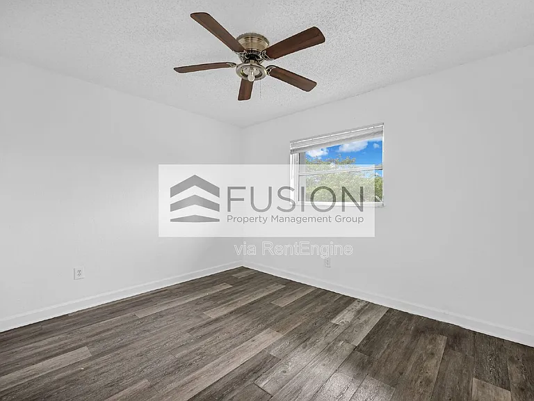 400 NW 65th Ave #220 — Photo 9