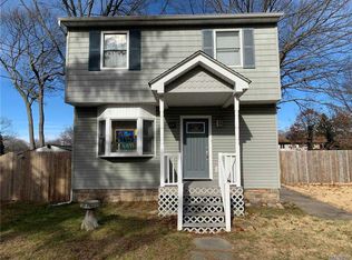 27 Ralph Ave, Lake Grove, NY 11755