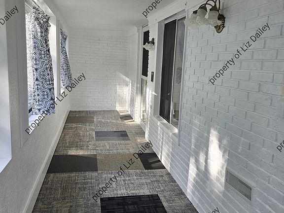 2nd image of 215 Fink St
