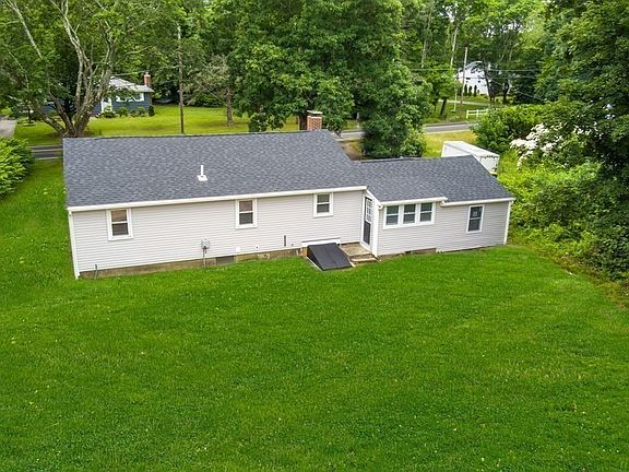 3rd image of 122 Cedar St