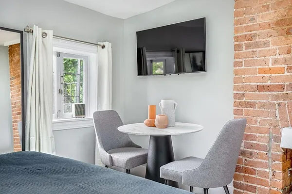 Rented by REAL New York | media 12