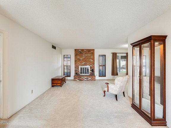 3rd image of 5136 W LARKSPUR Drive