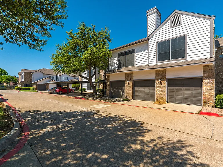 The Oaks of Arlington-Attached Garages Available
