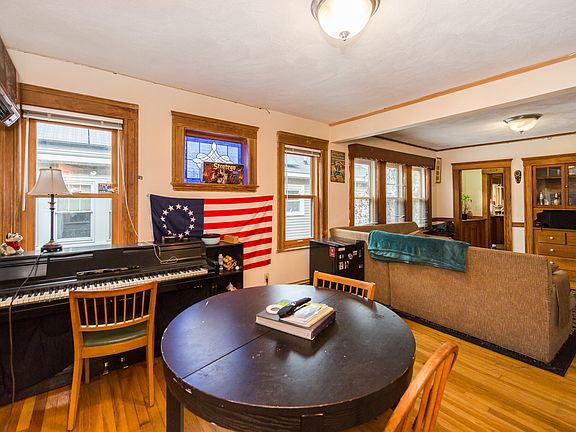 2nd image of 200 Calumet St #X