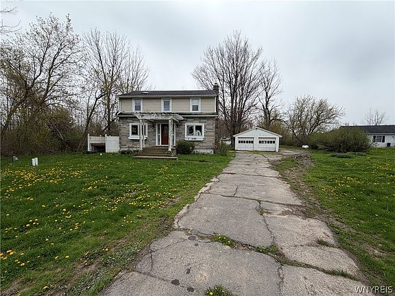 2nd image of 2388 Lake Rd