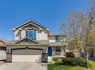 172 W Lakeview Cir, Chestermere, AB T1X 1H7