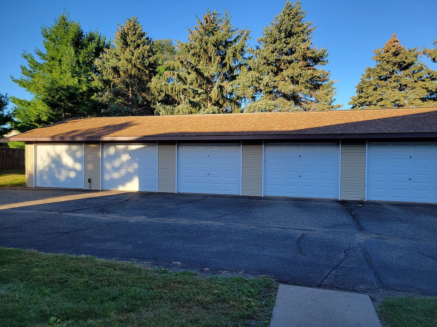 1607 Aspen Drive — Photo 2