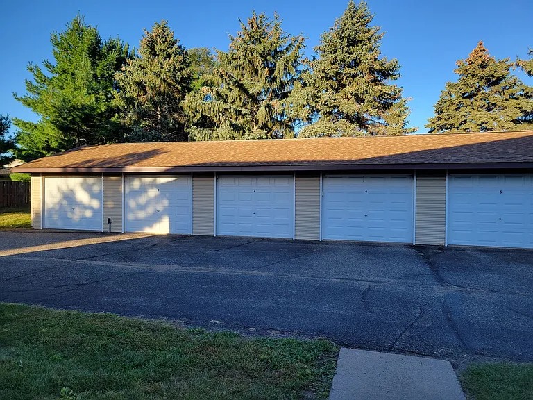 1607 Aspen Drive — Photo 2